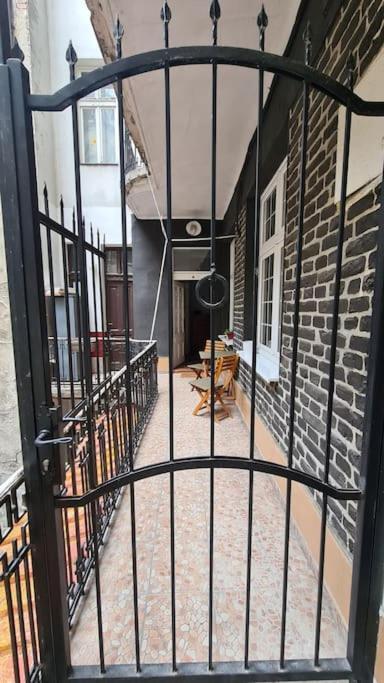 Your Royal 2 Bedroom City Center Stay 베오그라드 외부 사진